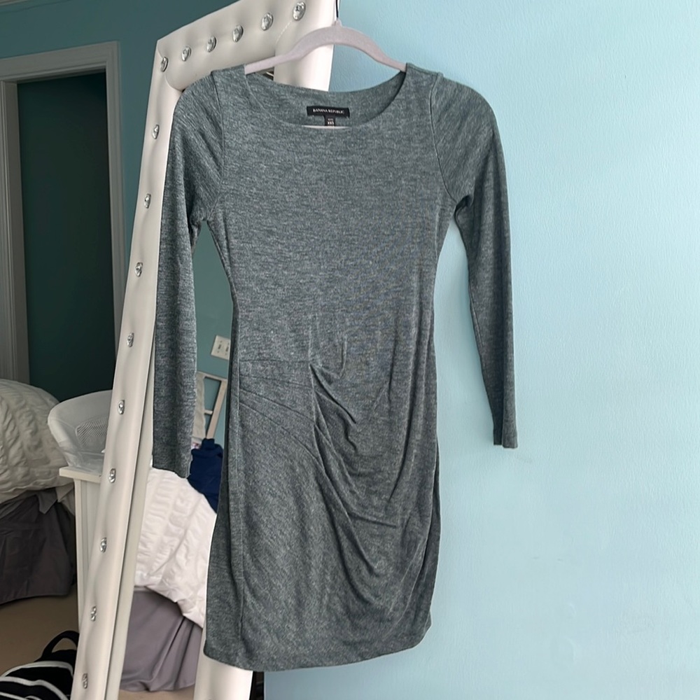 Banana Republic mini dress in green. Size XXS